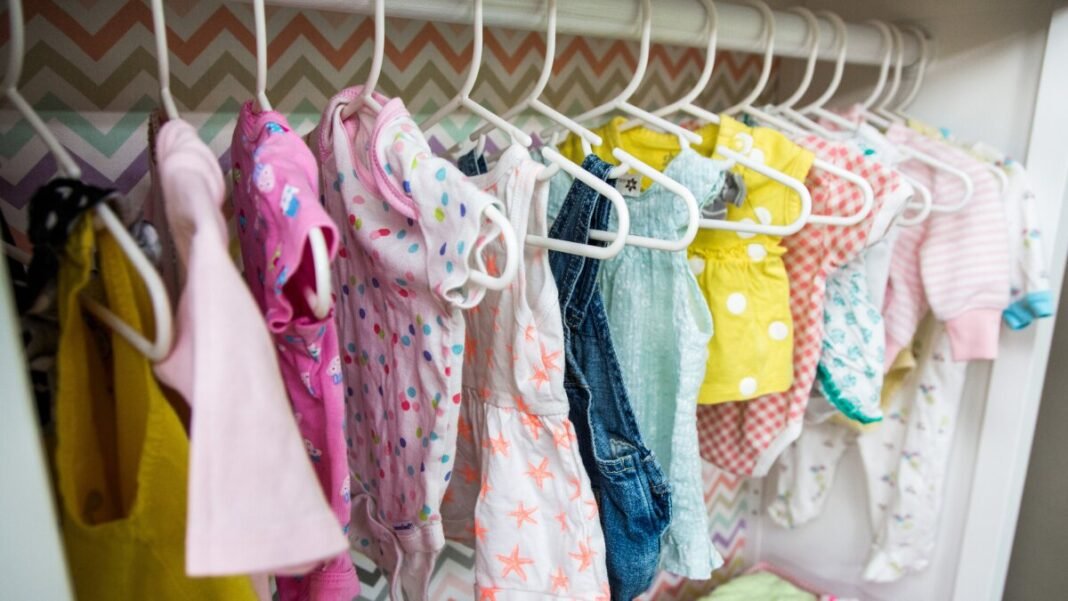 How to Select Baby Clothes That Grow with Your Little One