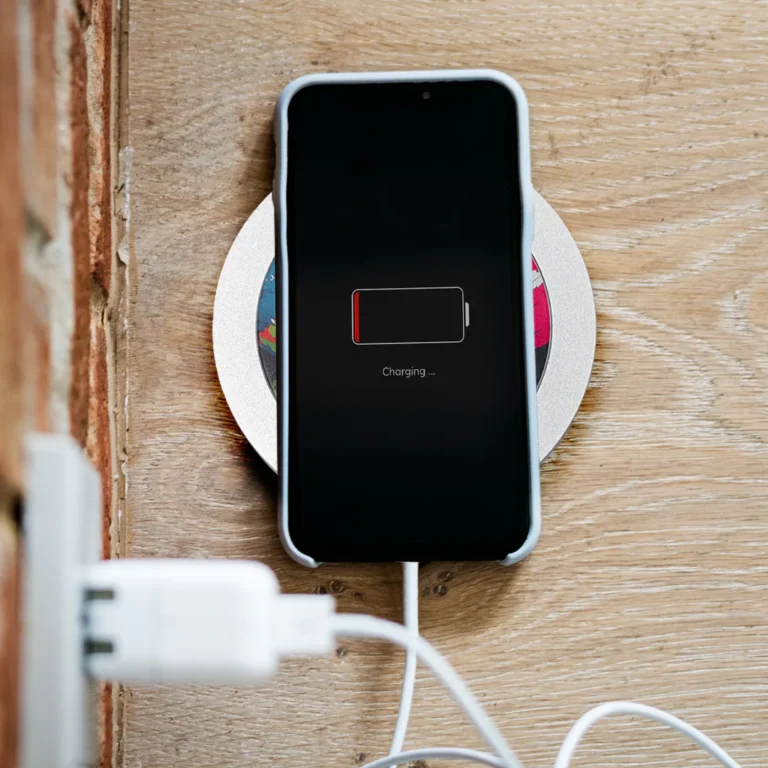 MetalBoost Wireless Charger: Fast Charging Solution